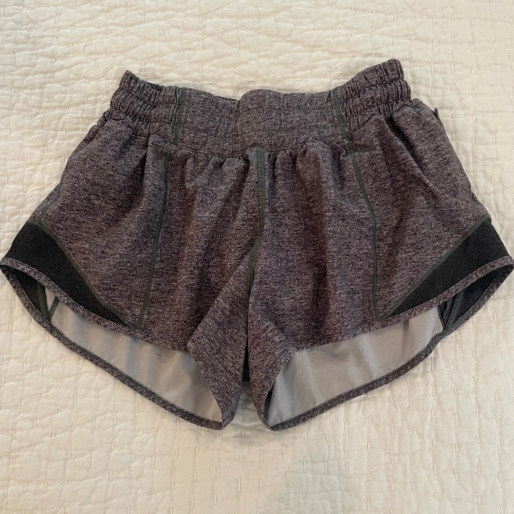 Lululemon size 2 Hotty Hot Shorts 2.5 inch